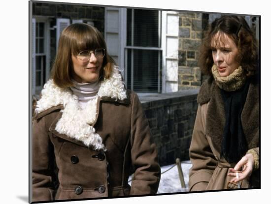 Mary Beth Hurt and Diane Keaton INTERIORS YOU, 1978 directed by Woody Allen (photo)-null-Mounted Photo