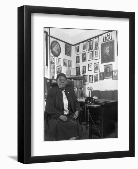 Mary Mcleod Bethune, Civil Rights Activist-Science Source-Framed Premium Giclee Print