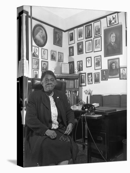 Mary Mcleod Bethune, Civil Rights Activist-Science Source-Stretched Canvas