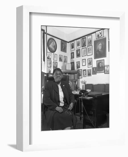 Mary Mcleod Bethune, Civil Rights Activist-Science Source-Framed Giclee Print