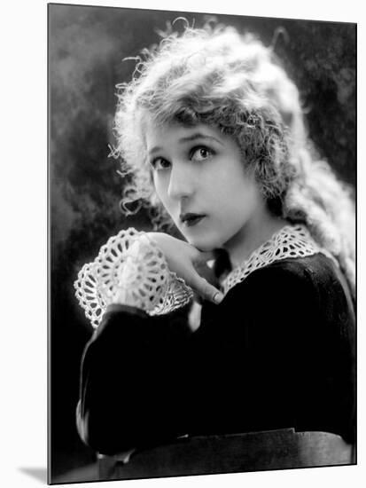 Mary Pickford, c.1918-null-Mounted Photo