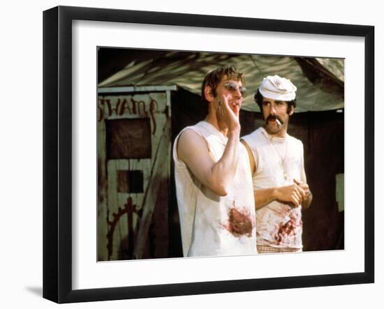 Mash, Donald Sutherland, Elliott Gould, 1970-null-Framed Photo