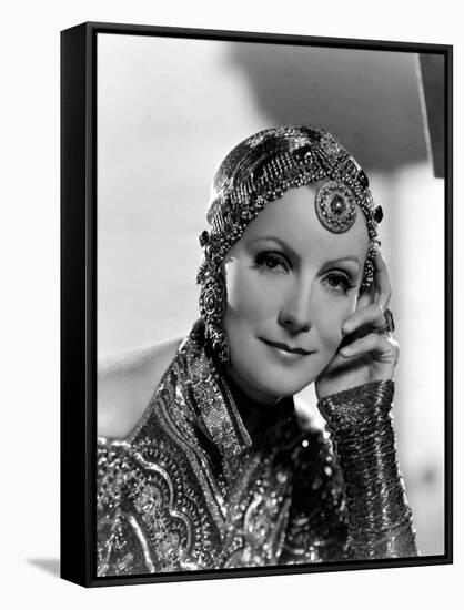 MATA HARI, 1932 directed by GEORGE FITZMAURICE Greta Garbo (b/w photo)-null-Framed Stretched Canvas