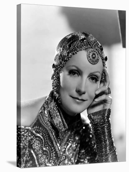 MATA HARI, 1932 directed by GEORGE FITZMAURICE Greta Garbo (b/w photo)-null-Stretched Canvas