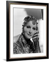 MATA HARI, 1932 directed by GEORGE FITZMAURICE Greta Garbo (b/w photo)-null-Framed Photo