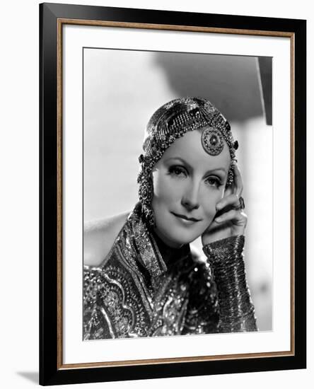 MATA HARI, 1932 directed by GEORGE FITZMAURICE Greta Garbo (b/w photo)-null-Framed Photo