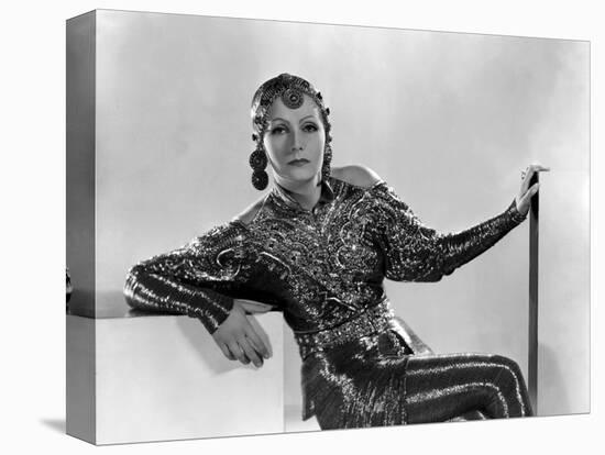 MATA HARI, 1932 directed by GEORGE FITZMAURICE Greta Garbo (b/w photo)-null-Stretched Canvas