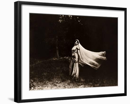 Mata Hari dancing, ca. 1910-null-Framed Photo