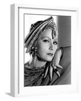 Mata Hari, Greta Garbo, 1931-null-Framed Photo