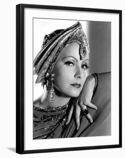 Mata Hari, Greta Garbo, 1931-null-Framed Photo