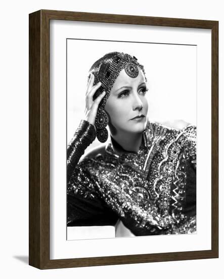 Mata Hari, Greta Garbo, 1931-null-Framed Photo