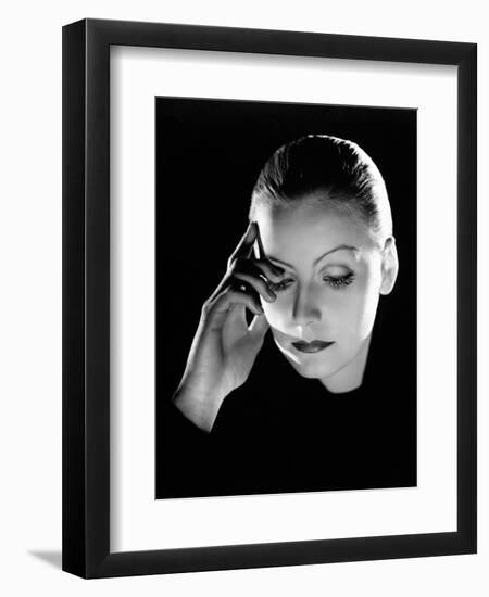 Mata Hari, Greta Garbo, Directed by George Fitzmaurice, 1931-null-Framed Premium Photographic Print