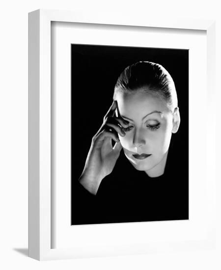 Mata Hari, Greta Garbo, Directed by George Fitzmaurice, 1931-null-Framed Photographic Print