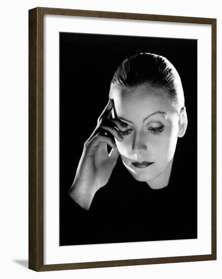 Mata Hari, Greta Garbo, Directed by George Fitzmaurice, 1931-null-Framed Photographic Print