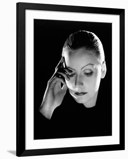 Mata Hari, Greta Garbo, Directed by George Fitzmaurice, 1931-null-Framed Photographic Print