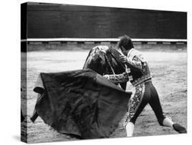 Matador Manuel Benitez, Performing in the Bullring-Loomis Dean-Stretched Canvas