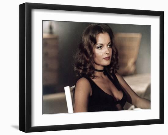 Max Et Les Ferrailleurs 1970 Directed by Claude Sautet Romy Schneider-null-Framed Photo