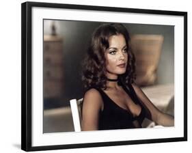 Max Et Les Ferrailleurs 1970 Directed by Claude Sautet Romy Schneider-null-Framed Photo