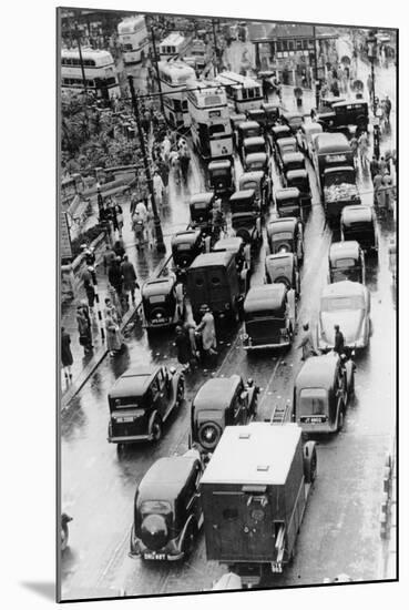 May Bank Holiday Traffic, Bournemouth, 1939-null-Mounted Photographic Print
