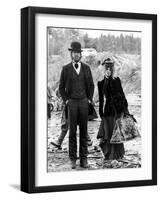 Mccabe And Mrs. Miller, Warren Beatty, Julie Christie, 1971-null-Framed Photo