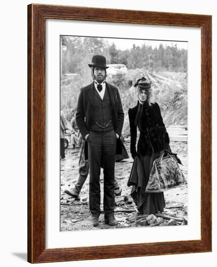 Mccabe And Mrs. Miller, Warren Beatty, Julie Christie, 1971-null-Framed Photo