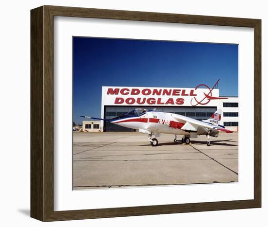 McDonnell Douglas AV-8B Harrier II-null-Framed Art Print