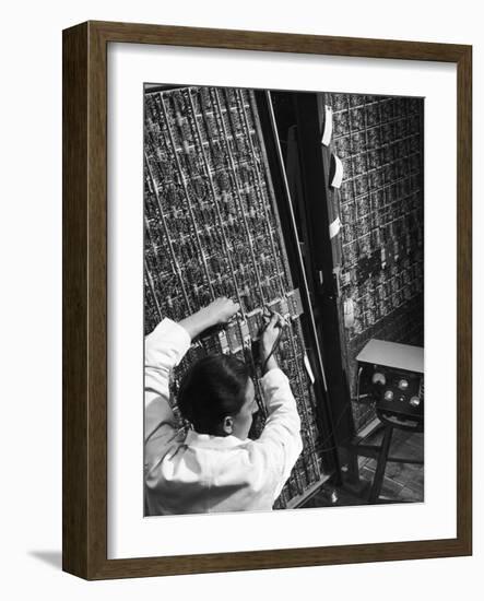 Measuring the Current of a Large Electronic Device-Heinz Zinram-Framed Photographic Print