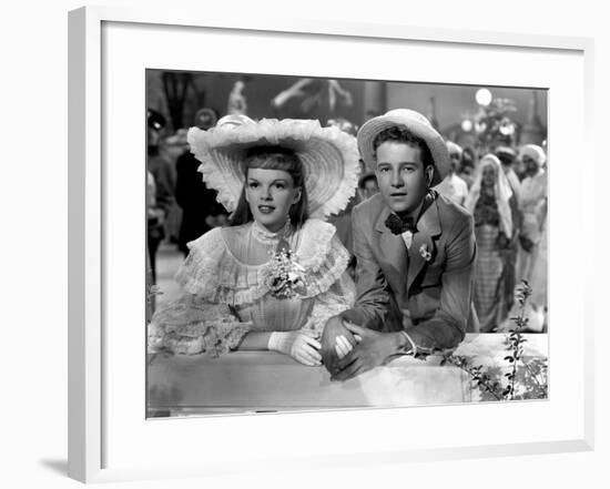 Meet Me In St. Louis, Judy Garland, Tom Drake, 1944-null-Framed Photo