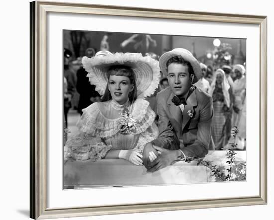 Meet Me In St. Louis, Judy Garland, Tom Drake, 1944-null-Framed Photo