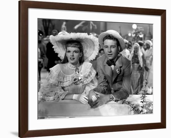 Meet Me In St. Louis, Judy Garland, Tom Drake, 1944-null-Framed Photo