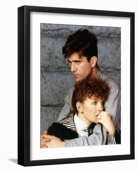 Mel Gibson and Diane Keaton MRS. SOFFEL, 1984 directed by GILLIAN ARMSTRONG (photo)-null-Framed Photo