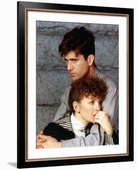 Mel Gibson and Diane Keaton MRS. SOFFEL, 1984 directed by GILLIAN ARMSTRONG (photo)-null-Framed Photo