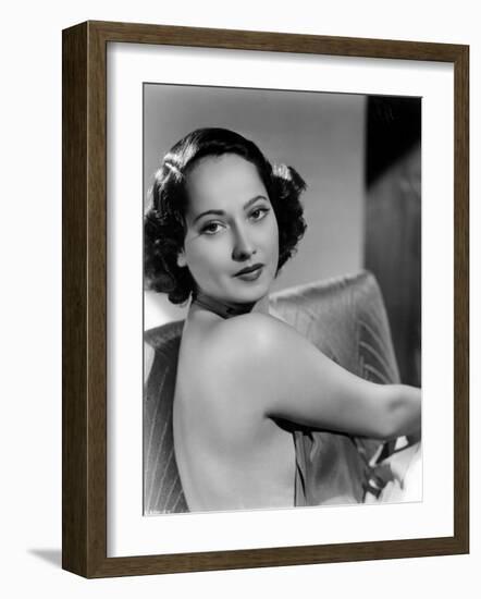 Merle Oberon, 1936-null-Framed Photo