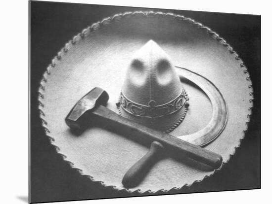 Mexican Revolution: Sombrero with Hammer and Sickle, Mexico City, 1927-Tina Modotti-Mounted Premium Giclee Print