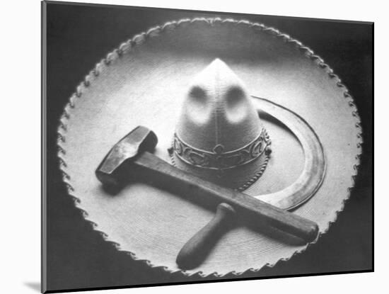 Mexican Revolution: Sombrero with Hammer and Sickle, Mexico City, 1927-Tina Modotti-Mounted Giclee Print