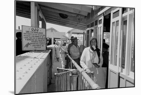 Mexicans Entering the United States-Dorothea Lange-Mounted Art Print