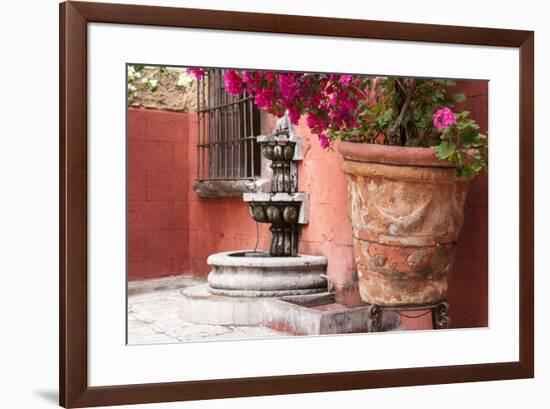 Mexico, San Miguel de Allende, courtyard in San Miguel de Allende-Hollice Looney-Framed Premium Photographic Print