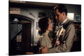 Mia Farrow and Jeff Daniels PURPLE ROSE OF CAIRO, 1985 directed by WOOD Y ALLEN (photo)-null-Stretched Canvas