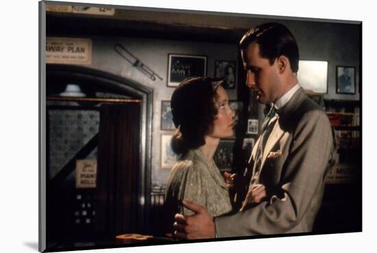 Mia Farrow and Jeff Daniels PURPLE ROSE OF CAIRO, 1985 directed by WOOD Y ALLEN (photo)-null-Mounted Photo