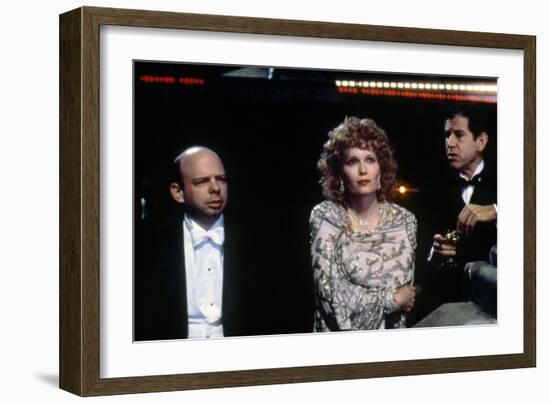 Mia Farrow and Tony Roberts RADIO DAYS, 1987 directed by Woody Allen (photo)-null-Framed Photo