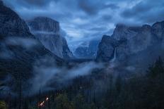 Amidst A Thunderstorm-Michael Zheng-Photographic Print