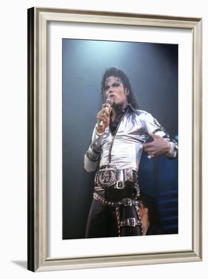 Mickael Jackson on Stage in Los Angeles in 1993-null-Framed Photo