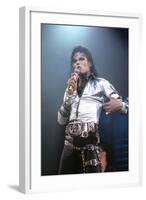 Mickael Jackson on Stage in Los Angeles in 1993-null-Framed Photo