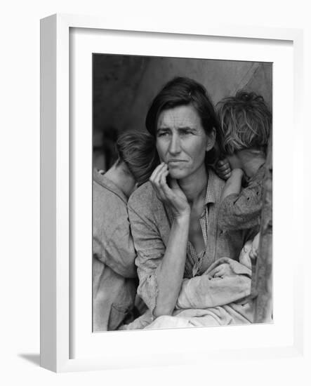 "Migrant Mother" Pea Picker in California Photograph - Nipomo, CA-Lantern Press-Framed Art Print