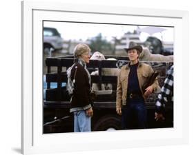 MILAGRO, 1987 directed by ROBERT REDFORD On the set, Robert Redford and Christopher Walken (photo)-null-Framed Photo