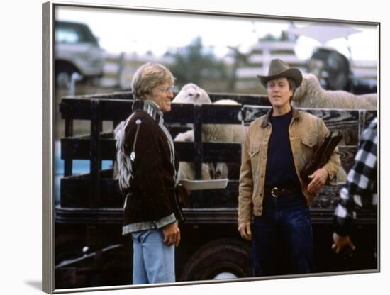 MILAGRO, 1987 directed by ROBERT REDFORD On the set, Robert Redford and Christopher Walken (photo)-null-Framed Photo