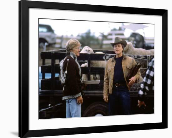 MILAGRO, 1987 directed by ROBERT REDFORD On the set, Robert Redford and Christopher Walken (photo)-null-Framed Photo