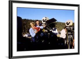 MILAGRO, 1987 directed by ROBERT REDFORD On the set, Robert Redford (photo)-null-Framed Photo