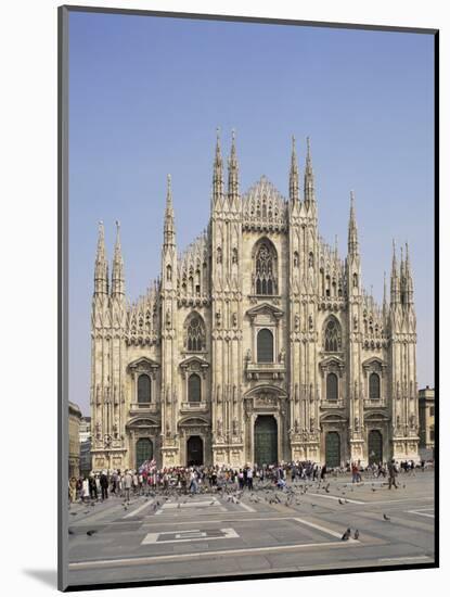 Milan Cathedral, Milan, Lombardia, Italy-Peter Scholey-Mounted Photographic Print