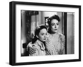 MILDRED PIERCE, 1945 directed by MICHAEL CURTIZ Ann Blyth and Joan Crawford (b/w photo)-null-Framed Photo